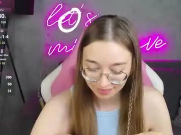 Lucyy_green  live sex cam