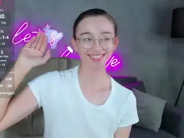 Lucyy_green  live sex cam