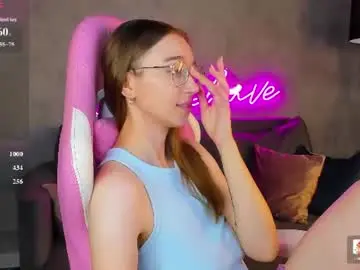 Lucyy_green  live sex cam