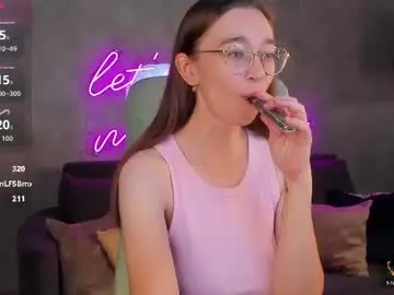 Lucyy_green  live sex cam