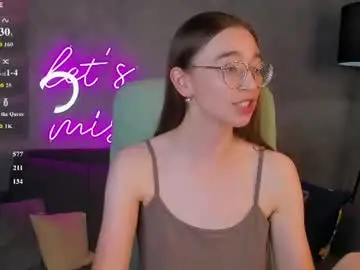 Lucyy_green  live sex cam