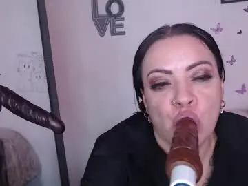 Mature_liaa  live sex cam