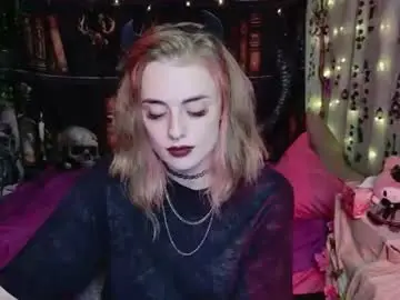 Maybe_yours333  live sex cam