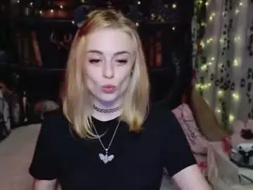 Maybe_yours333  live sex cam