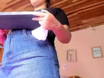 Naomy_ruiz_  live sex cam