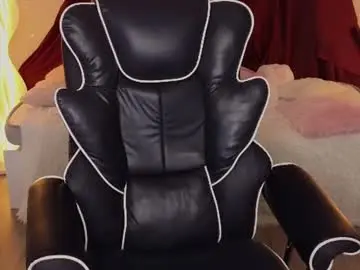 Badbitchcuteface  live sex cam