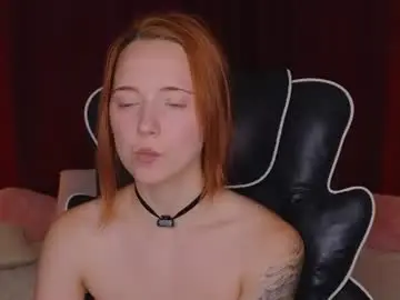 Badbitchcuteface  live sex cam