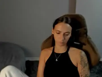 Gravitation777  live sex cam