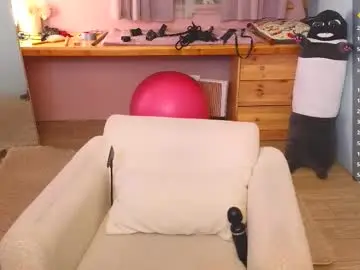 Hotlaracroft  live sex cam