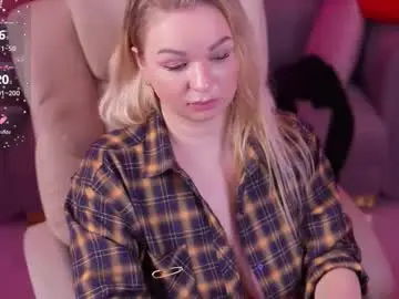 Juliaablond  live sex cam