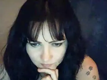 Kittytats21  live sex cam