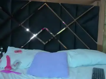 Miathompson01  live sex cam