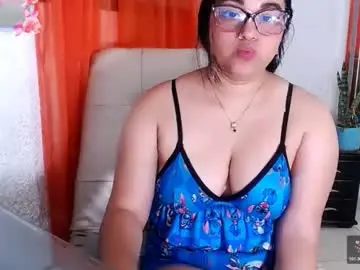 Caramelo945256  live sex cam