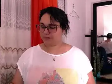 Caramelo945256  live sex cam