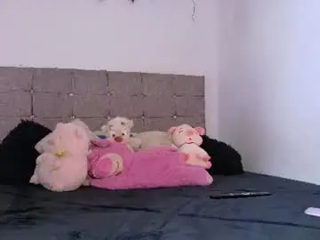 Hey_lia  live sex cam