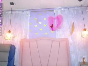 Lahiacurvy  live sex cam