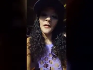Lowkeylatina702  live sex cam