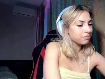 Michellcrumpacker  live sex cam