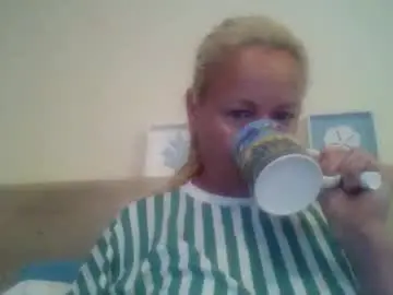 Naughtyjennyblondeuk  live sex cam