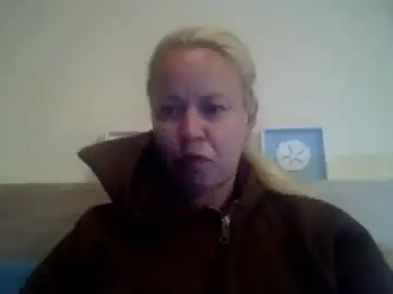 Naughtyjennyblondeuk  live sex cam