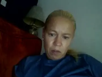 Naughtyjennyblondeuk  live sex cam