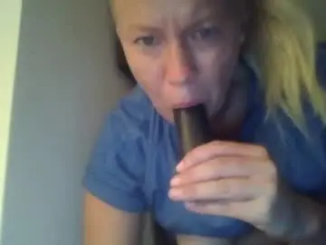 Naughtyjennyblondeuk  live sex cam