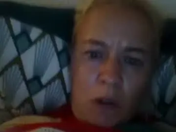 Naughtyjennyblondeuk  live sex cam