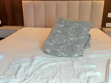 Saradiamond01  live sex cam