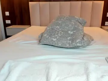 Saradiamond01  live sex cam