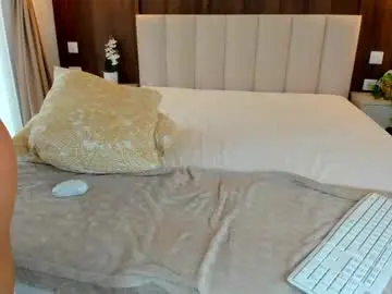 Saradiamond01  live sex cam