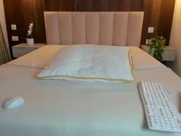 Saradiamond01  live sex cam