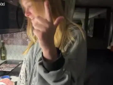 Trixithepixi  live sex cam