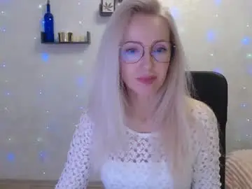 Luckcristal  live sex cam