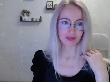 Luckcristal  live sex cam