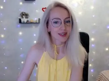 Luckcristal  live sex cam