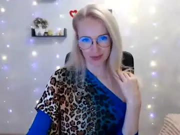 Luckcristal  live sex cam
