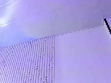 Naomy_tay1  live sex cam