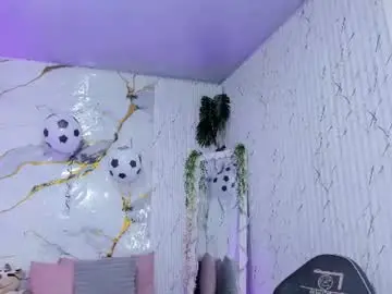 Naomy_tay1  live sex cam