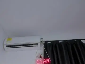 Nya_brown  live sex cam