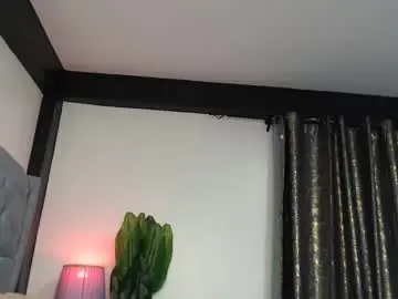 Sexy_larisa  live sex cam