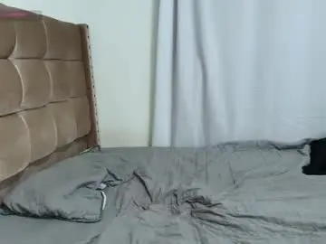 Cloverrmoon  live sex cam