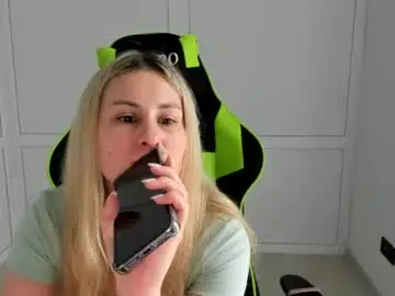 Julia_sunshinee  live sex cam