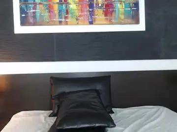 Zoejhuls  live sex cam