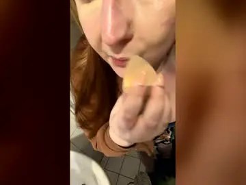 Jollyfee  live sex cam