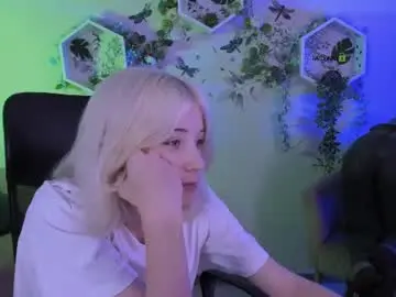 Mona_cloud  live sex cam