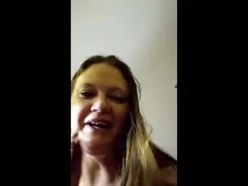 Moremegalicious  live sex cam