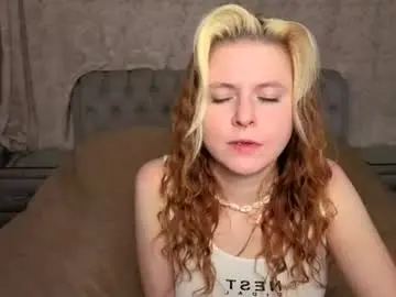 Rocky_foxy  live sex cam