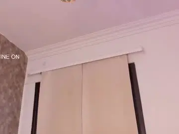 Flavia_cruz  live sex cam