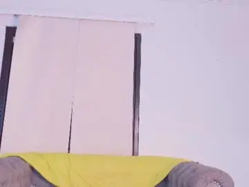 Flavia_cruz  live sex cam