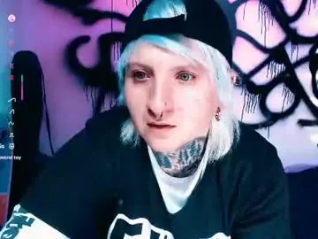 Ftmblueyes  live sex cam